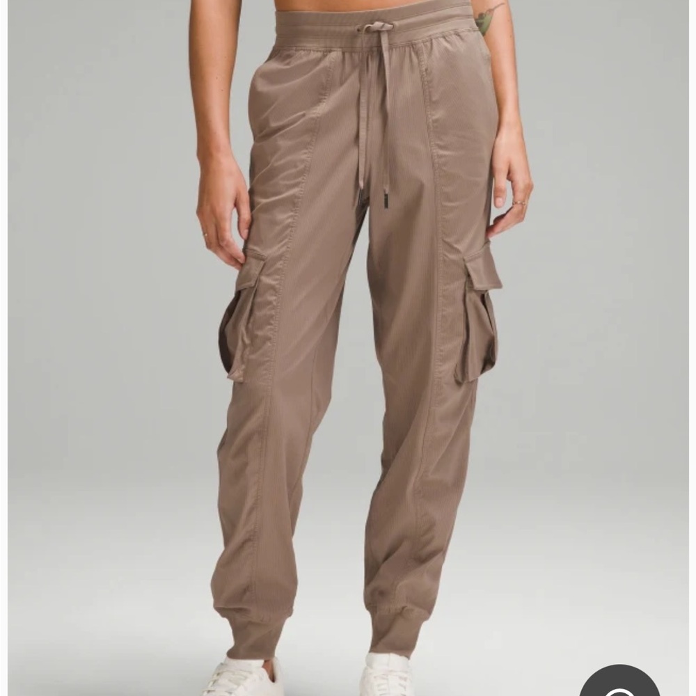 Lululemon cargo joggers xs taupe